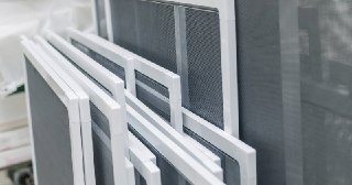 Москитные сетки на пластиковые окна Михайловка купить по цене от 925 руб.